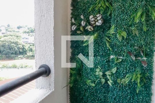 Sacada de apartamento para alugar com 1 quarto, 37m² em Bonfim, Osasco