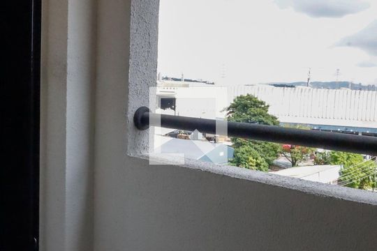 Sacada de apartamento para alugar com 1 quarto, 37m² em Bonfim, Osasco