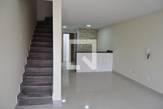 Sala de casa de condomínio à venda com 3 quartos, 154m² em Tanque, Rio de Janeiro