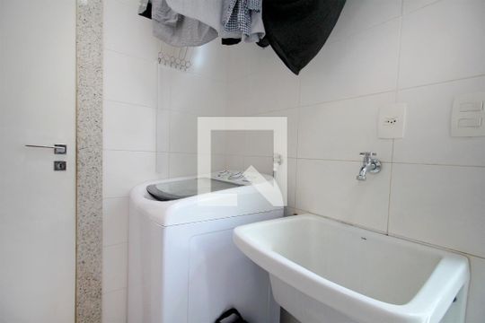Área de Serviço de casa à venda com 2 quartos, 221m² em Santa Lúcia, Belo Horizonte