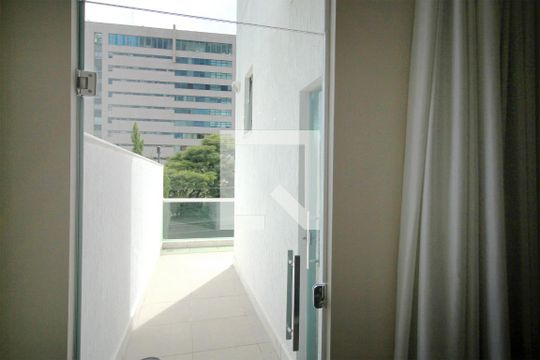 Suíte 1 de casa à venda com 2 quartos, 221m² em Santa Lúcia, Belo Horizonte
