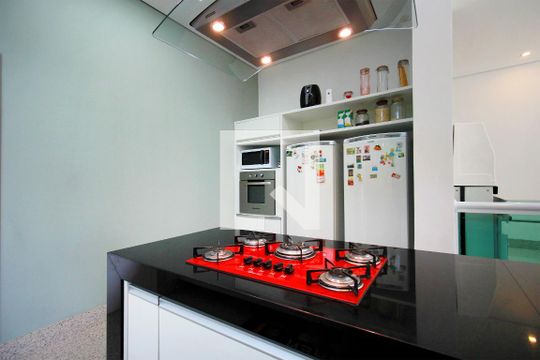 Cozinha de casa à venda com 2 quartos, 221m² em Santa Lúcia, Belo Horizonte