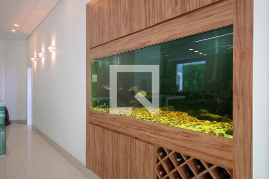 Aquário de casa à venda com 2 quartos, 221m² em Santa Lúcia, Belo Horizonte