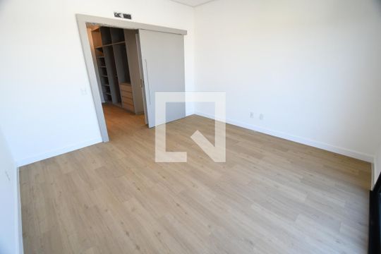 Suíte 3 de casa de condomínio à venda com 3 quartos, 360m² em Campinas , Campinas