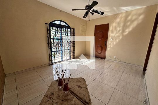 Sala de apartamento à venda com 3 quartos, 80m² em Jacarepaguá, Rio de Janeiro