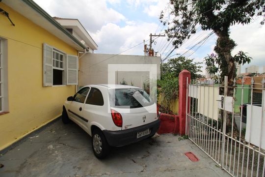 Garagem de casa à venda com 2 quartos, 136m² em Santana, São Paulo