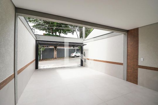 Garagem de casa à venda com 3 quartos, 220m² em Parque Sao Domingos, São Paulo