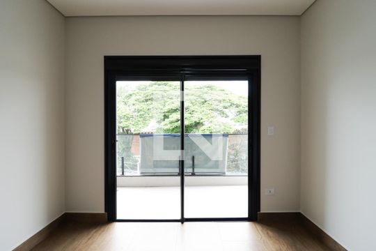 Varanda da Suíte 3 de casa à venda com 3 quartos, 210m² em Parque Sao Domingos, São Paulo