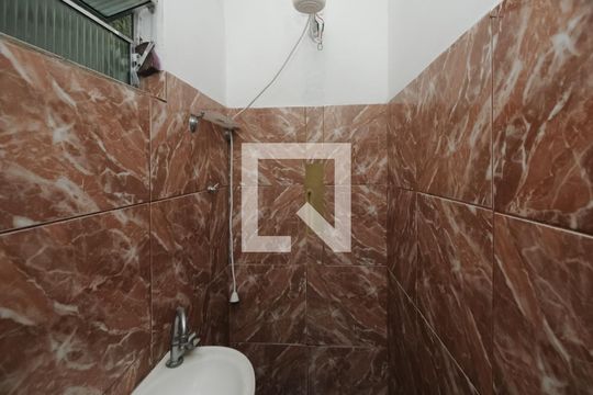 Edicula - banheiro de casa à venda com 2 quartos, 175m² em Jardim Independencia, São Bernardo do Campo
