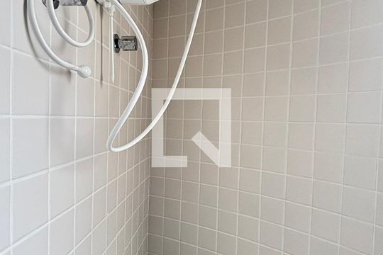 Banheiro da Suíte de apartamento para alugar com 2 quartos, 62m² em Vila Alpina, Santo André