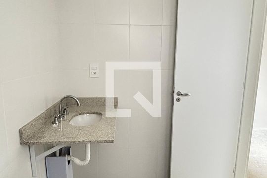Banheiro da Suíte de apartamento à venda com 2 quartos, 63m² em Parque das Nações, Santo André