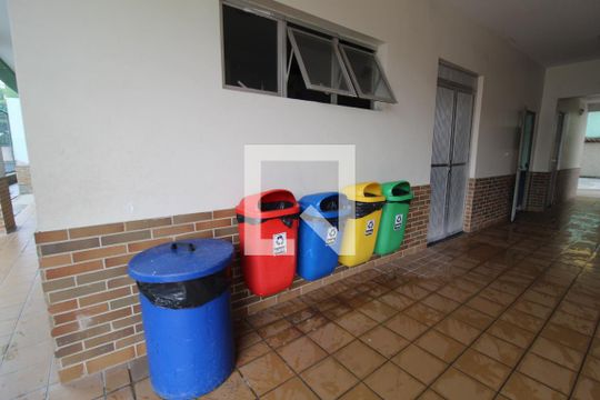 Área comum de apartamento para alugar com 2 quartos, 75m² em Taquara, Rio de Janeiro