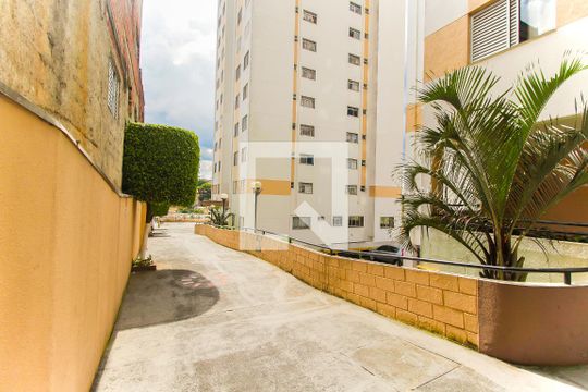 Área comum de apartamento à venda com 3 quartos, 54m² em Vila Carmosina, São Paulo
