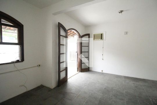 Sala  de casa de condomínio à venda com 3 quartos, 249m² em Anil, Rio de Janeiro
