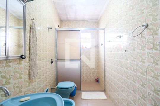 Banheiro de casa à venda com 2 quartos, 183m² em Olímpico, São Caetano do Sul