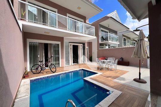 Quintal / Garagem / Área Gourmet / Piscina de casa de condomínio à venda com 5 quartos, 173m² em Anil, Rio de Janeiro