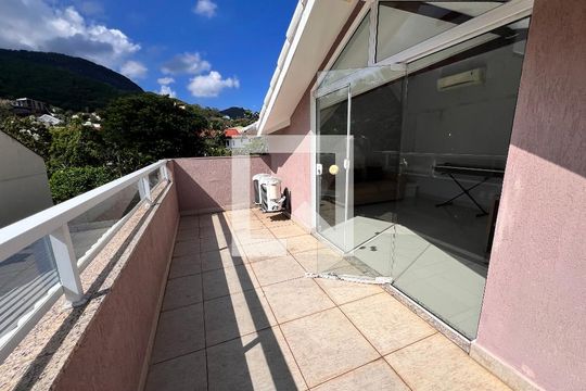 Varanda Suíte 01 de casa de condomínio à venda com 5 quartos, 173m² em Anil, Rio de Janeiro