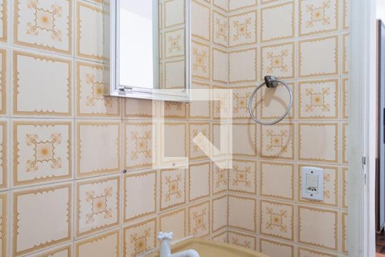 Banheiro de apartamento à venda com 1 quarto, 33m² em Partenon, Porto Alegre