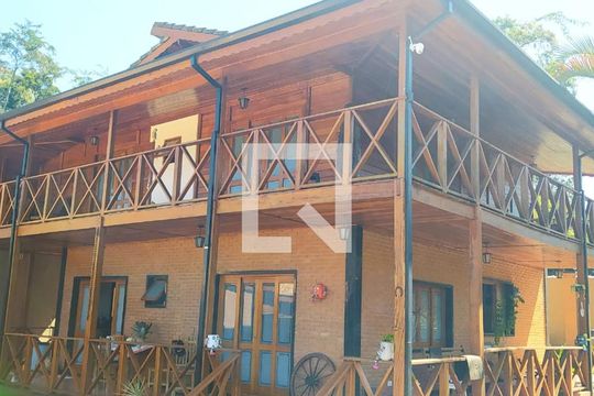 Casa para alugar com 3 quartos, 2350m² em Vila Nova Conceição, São José dos Campos