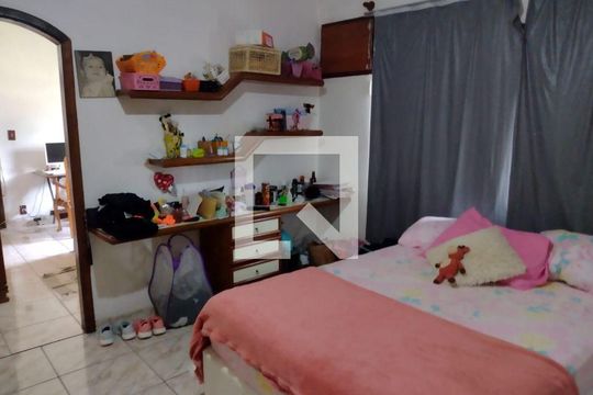 Casa à venda com 4 quartos, 230m² em Piratininga, Niterói