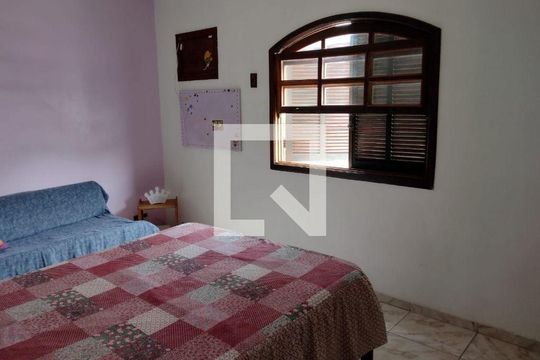 Casa à venda com 4 quartos, 230m² em Piratininga, Niterói