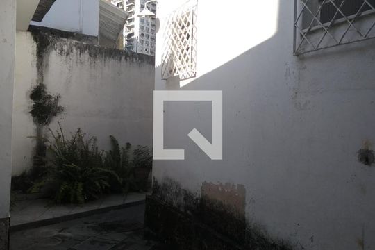 Casa à venda com 4 quartos, 200m² em Pé Pequeno, Niterói