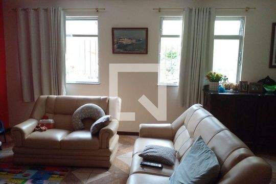 Casa à venda com 4 quartos, 200m² em Centro, Niterói