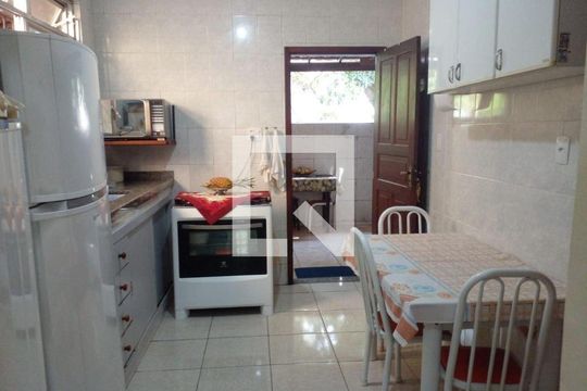 Casa à venda com 4 quartos, 200m² em Centro, Niterói
