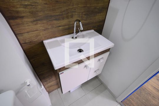 Banheiro de apartamento para alugar com 1 quarto, 23m² em Sé, São Paulo