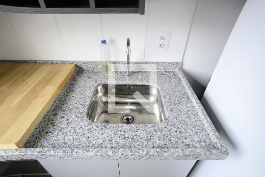 Cozinha de apartamento para alugar com 1 quarto, 23m² em Sé, São Paulo