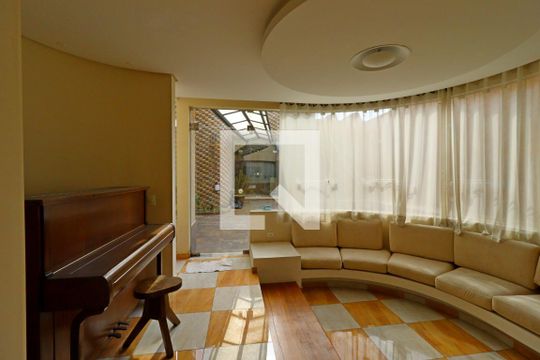 Sala da Lareira de casa à venda com 4 quartos, 500m² em Vila Assunção, Santo André
