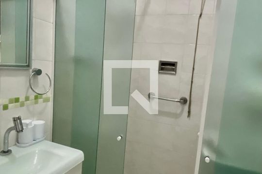 Banheiro de apartamento à venda com 1 quarto, 36m² em Copacabana, Rio de Janeiro