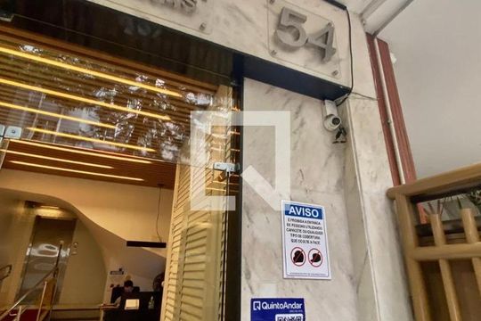 Fachada + Placa de apartamento à venda com 1 quarto, 36m² em Copacabana, Rio de Janeiro
