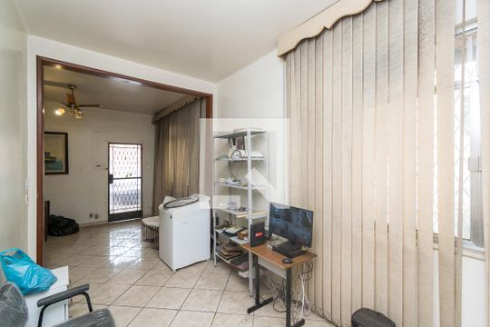 Casa frente - Sala de casa à venda com 5 quartos, 300m² em Brás de Pina, Rio de Janeiro