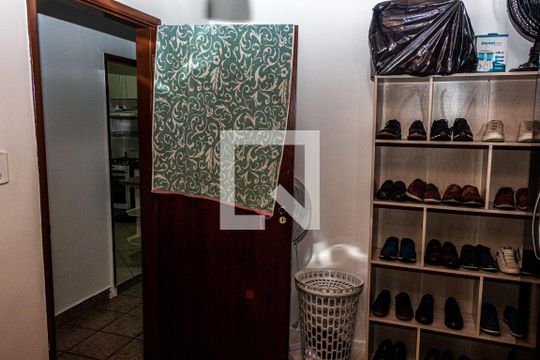 Quarto 1 de casa à venda com 3 quartos, 300m² em Jardim Sabara, São Paulo