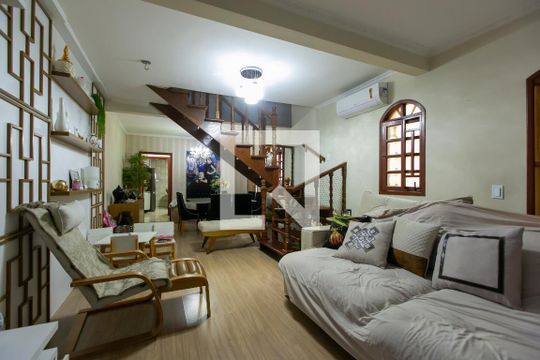 Casa para alugar com 4 quartos, 100m² em Parada Xv de Novembro, São Paulo