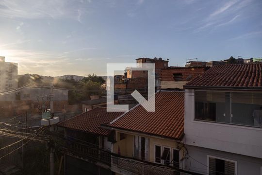 Vista do Quarto 1 de casa para alugar com 2 quartos, 60m² em Vila Imaculada, Guarulhos