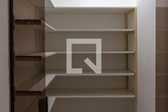 Despensa de casa para alugar com 2 quartos, 60m² em Vila Imaculada, Guarulhos