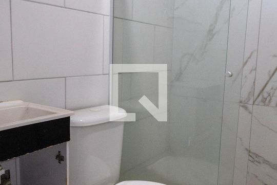 Banheiro de casa para alugar com 2 quartos, 60m² em Vila Imaculada, Guarulhos
