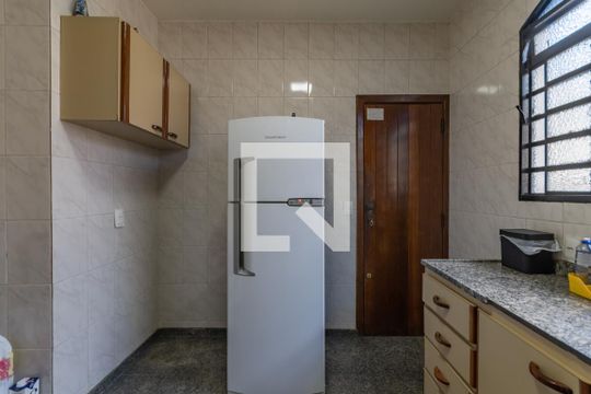 Cozinha de casa à venda com 3 quartos, 360m² em Candelária, Belo Horizonte