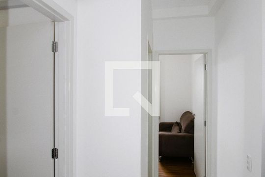 Corredor de apartamento para alugar com 2 quartos, 47m² em Palmeiras, Belo Horizonte