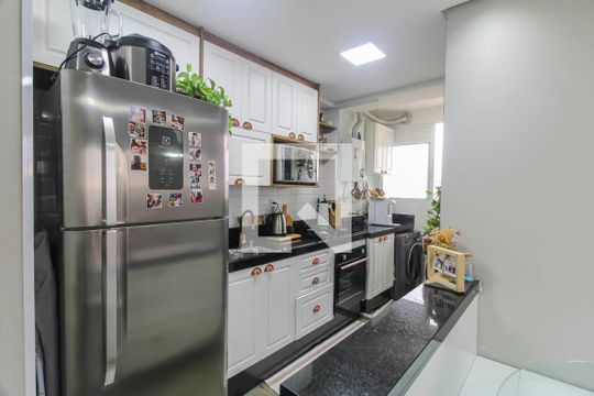 Cozinha de apartamento à venda com 2 quartos, 45m² em Vila Antonieta, São Paulo