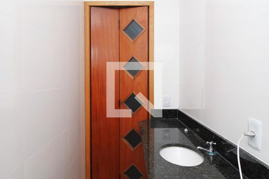 Banheiro de apartamento para alugar com 1 quarto, 34m² em Parque Mandaqui, São Paulo