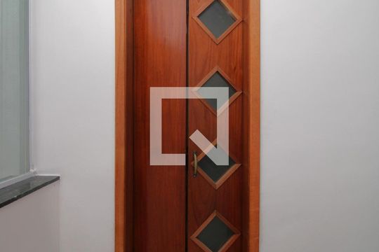 Banheiro de apartamento para alugar com 2 quartos, 42m² em Parque Mandaqui, São Paulo
