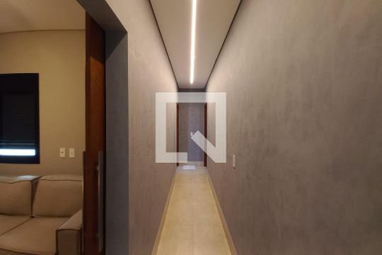 Corredor de casa à venda com 3 quartos, 225m² em Jardim Ipaussurama, Campinas