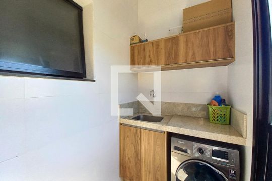 Área de Serviço de casa à venda com 3 quartos, 225m² em Jardim Ipaussurama, Campinas