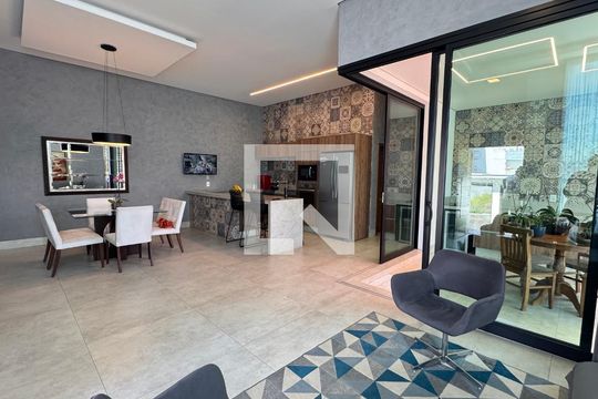 Sala de casa à venda com 3 quartos, 225m² em Jardim Ipaussurama, Campinas
