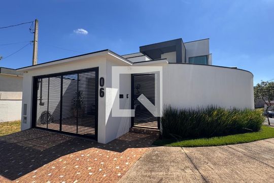 Fachada de casa à venda com 3 quartos, 225m² em Jardim Ipaussurama, Campinas