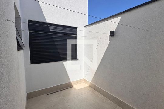 Varanda de casa à venda com 3 quartos, 225m² em Jardim Ipaussurama, Campinas