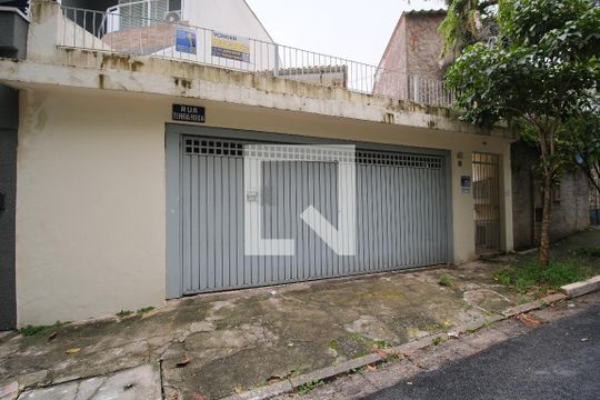 Fachada de casa para alugar com 3 quartos, 200m² em Cidade Mãe do Céu, São Paulo